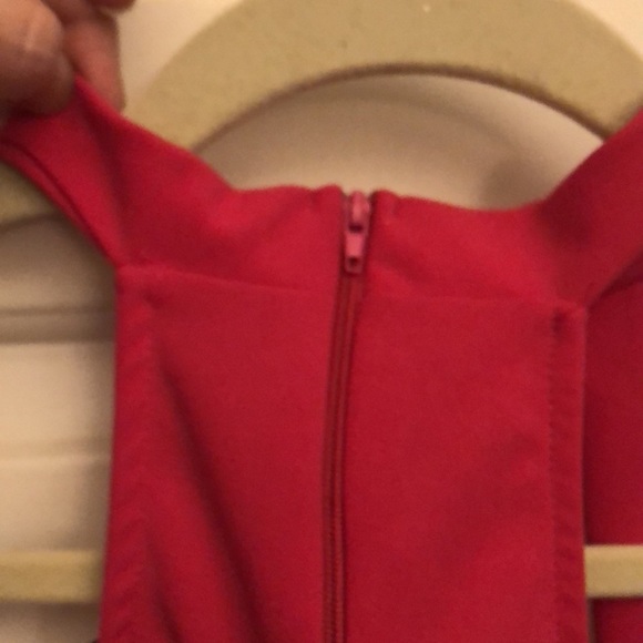 Maurice’s dress - Picture 3 of 4